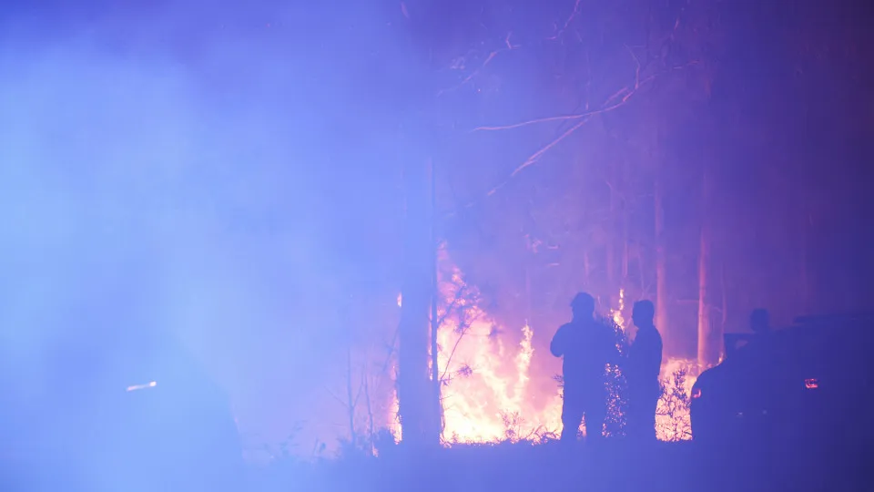 incêndio, fogo, bombeiros, fumo