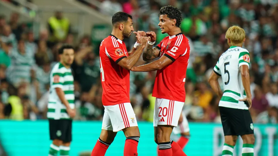 FARO, PORTUGAL - JULY 31: Vangelis Pavlidis of SL Benfica celebrates with teammate Richard Rios of SL Benfica after scoring a goal during the Portuguese Super Cup match between Sporting CP and SL Benfica at Estadio Algarve on July 31, 2025 in Faro, Portug
