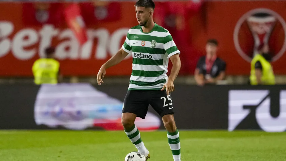 FARO, PORTUGAL - JULY 31: Gonçalo Inacio of Sporting looks to pass the ball during the Portuguese Super Cup Final match between Sporting CP and SL Benfica at Estádio Algarve on July 31, 2025 in Faro, Portugal. (Photo by Pedro Loureiro/Eurasia Sport Images