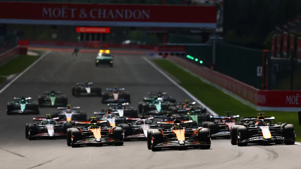 Arranque da corrida Sprint, GP da Bélgica de F1 de 2025.