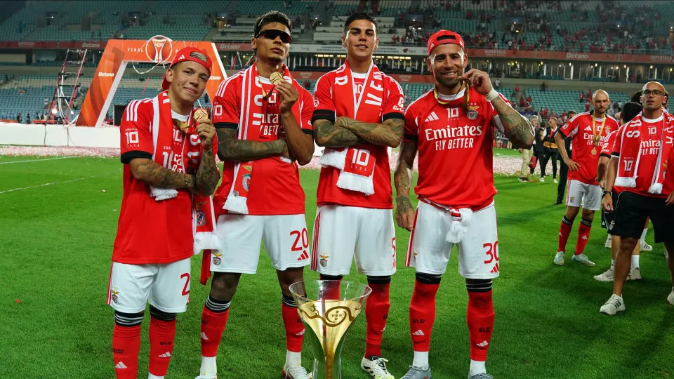 FARO, PORTUGAL - JULY 31: Nicolas Otamendi, Gianluca Prestianni, Richard Rios and Enzo Barrenechea of SL Benfica pose for a picture with trophy after winning the Portuguese Super Cup at the end of the Portuguese Super Cup match between Sporting CP and SL 