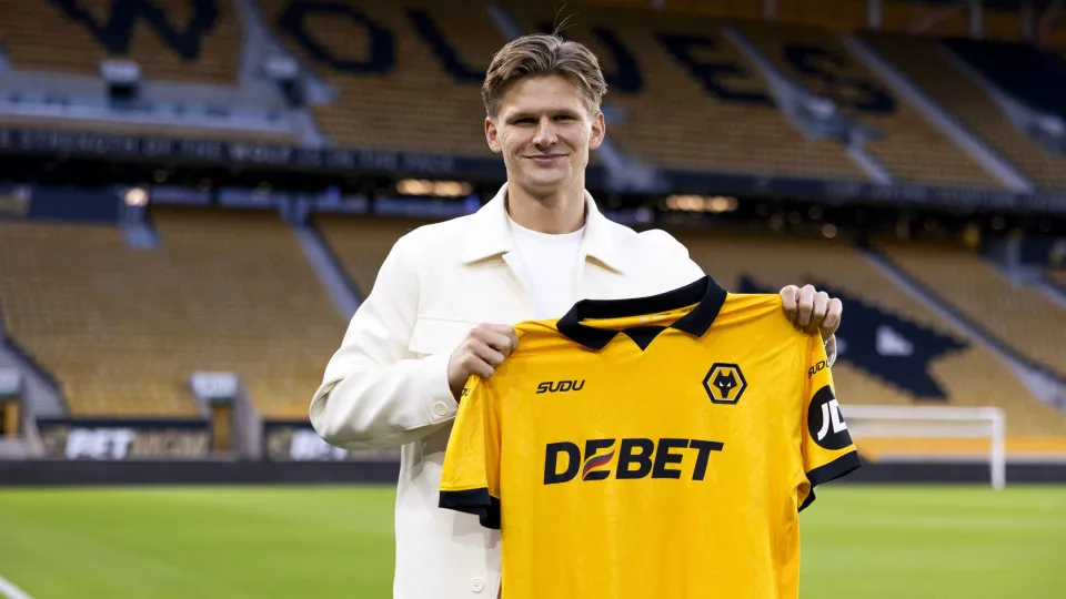 WOLVERHAMPTON, ENGLAND - AUGUST 02: Wolverhampton Wanderers unveil new signing David Moller Wolfe at Molineux on August 01, 2025 in Wolverhampton, England. (Photo by Wolverhampton Wanderers FC/Wolves via Getty Images)