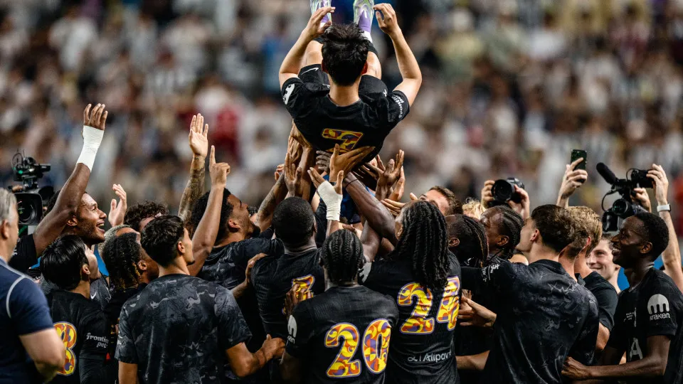 Teammates lift Tottenham Hotspur's captain Son Heung-min up in the air during celebrations to bid him farewell at the end of a friendly football match between Tottenham Hotspur and Newcastle United in Seoul on August 3, 2025. The 33-year-old South Korean 