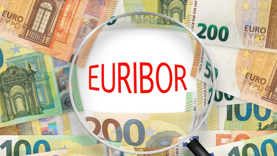 Euribor mantém-se a três meses e sobe a seis e a 12 meses