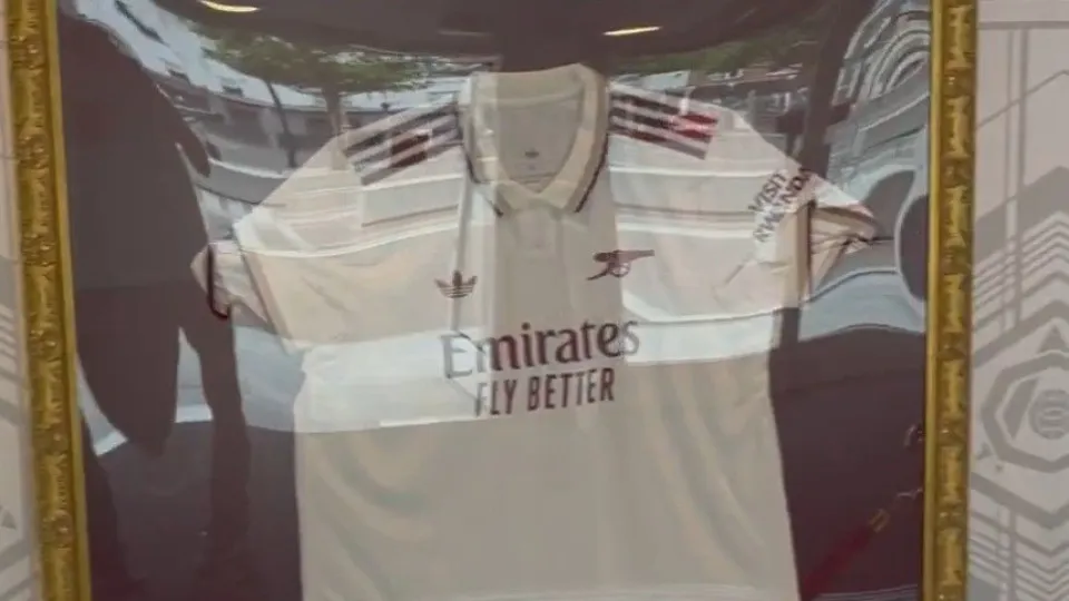 Incrível. Arsenal apresenta terceira camisola e faz furor redes sociais