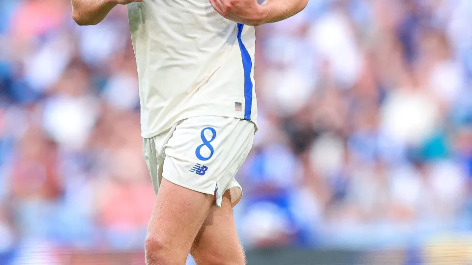 PORTO, PORTUGAL - JULY 27: Victor Froholdt of FC Porto gestures during the Pre-Season Friendly match between FC Porto and FC Twente at Estadio do Dragao on July 27, 2025 in Porto, Portugal. (Photo by Diogo Cardoso/Getty Images)