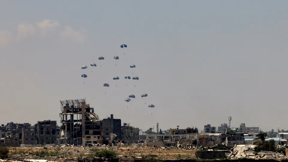 faixa de gaza, paletes de alimentos