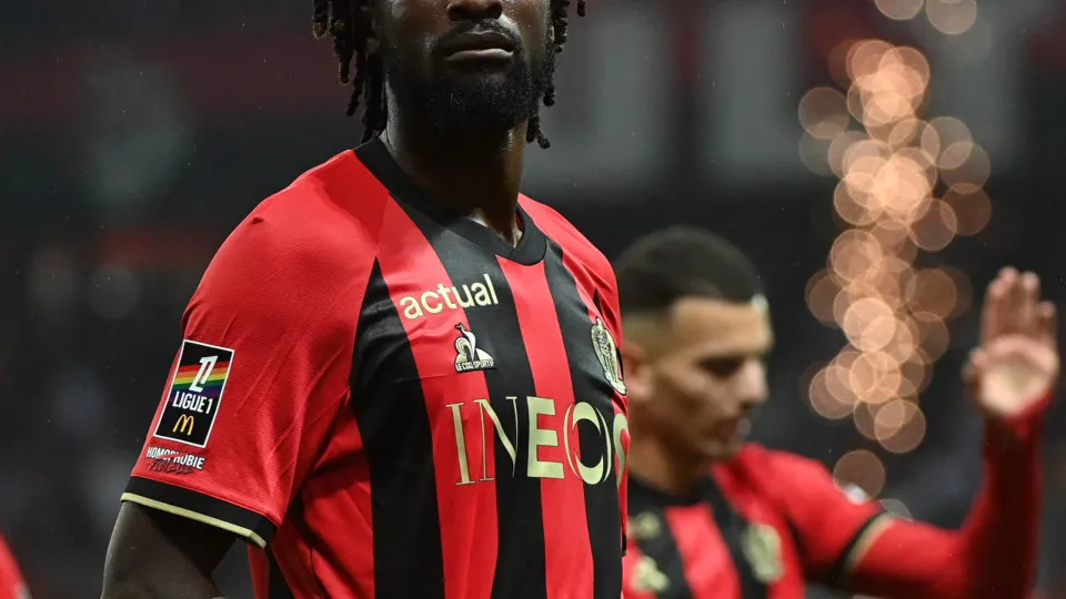 Nice's Ivorian forward #29 Evann Guessand celebrates after scoring a goal during the French L1 football match between OGC Nice and Stade Brestois 29 (Brest) at the Riviera Stadium in Nice, south-eastern France, on May 17, 2025.  (Photo by Sylvain THOMAS /