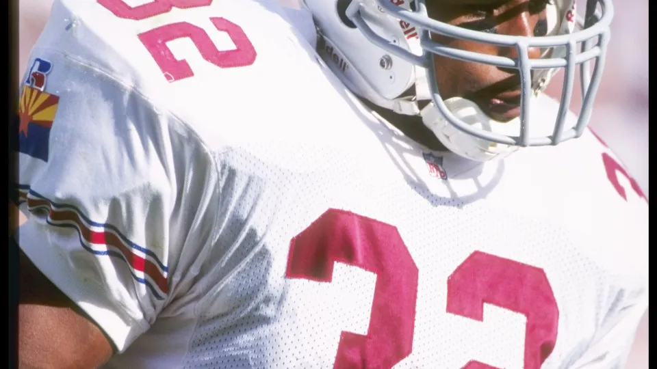 20 Oct 1996:  Running back LeShon Johnson of the Arizona Cardinals moves down the field during a game against the Tampa Bay Buccaneers at Sun Devil Stadium in Tempe, Arizona.  The Cardinals won the game, 13-9. Mandatory Credit: J.D. Cuban  /Allsport