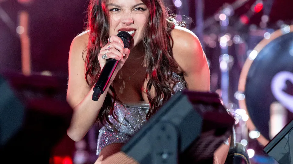 CHICAGO, ILLINOIS - AUGUST 01: Olivia Rodrigo performs onstage during 2025 Lollapalooza Festival at Grant Park on August 01, 2025 in Chicago, Illinois. (Photo by Natasha Moustache/Getty Images)