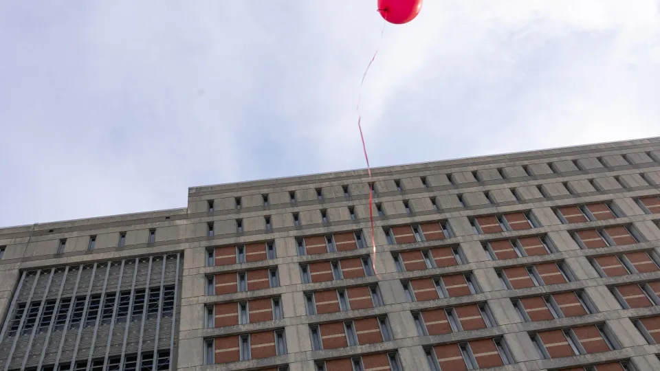 Centro de Detenção Metropolitano (MDC), em Brooklyn