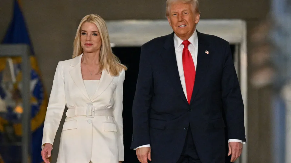 pam bondi, donald trump