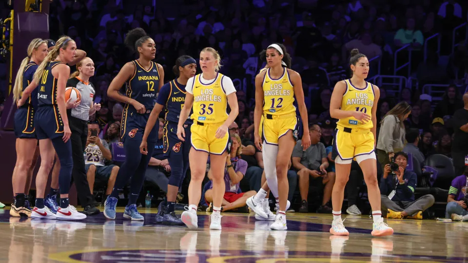 Los Angeles, CA - August 05: The Los Angles Sparks play against the Indiana Fever at Crypto.com Arena on Tuesday, Aug. 5, 2025 in Los Angeles, CA. (Jason Armond / Los Angeles Times via Getty Images)