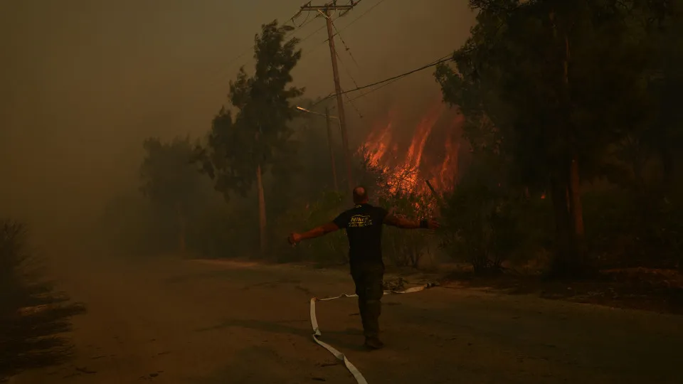 Grécia, atenas, incêndios