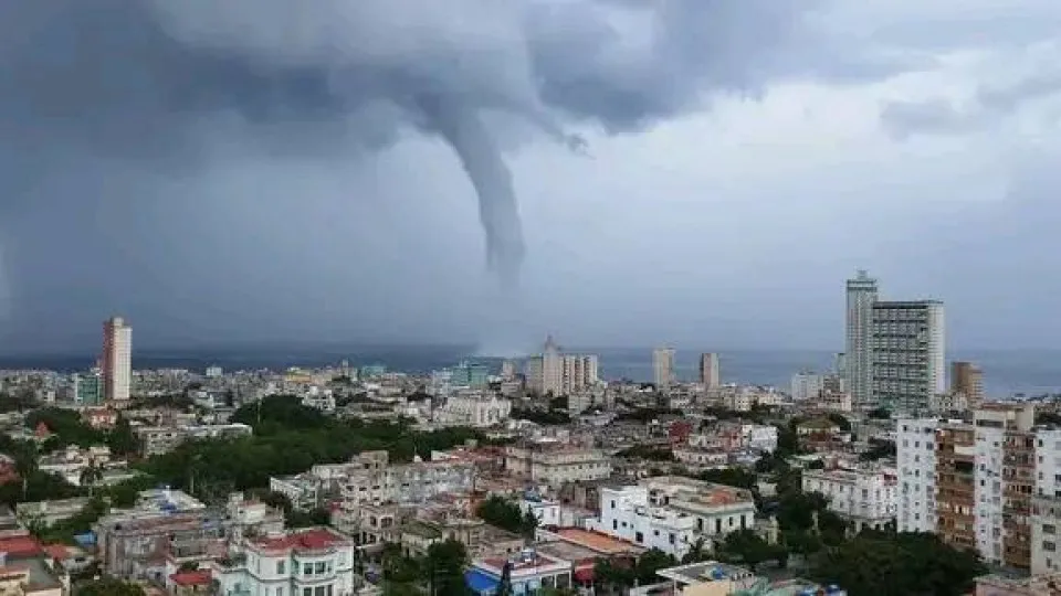 troma de água cuba
