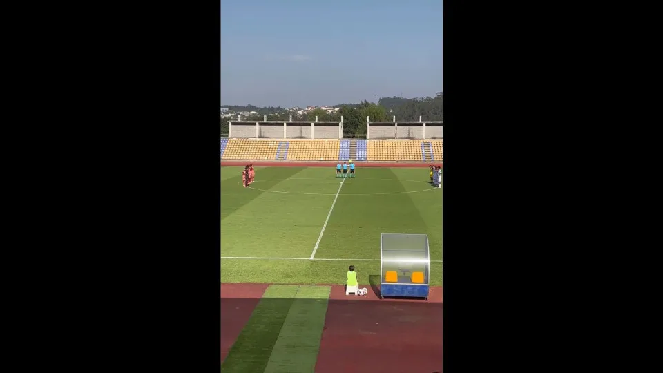 Equipa sub-19 do FC Porto não esquece Jorge Costa e presta homenagem