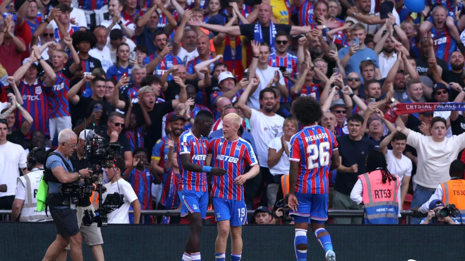 LONDON, ENGLAND - AUGUST 10: Ismaila Sarr of Crystal Palace celebrates scoring his team's second goal with teammate Will Hughes during the 2025 FA Community Shield match between Crystal Palace and Liverpool at Wembley Stadium on August 10, 2025 in London,