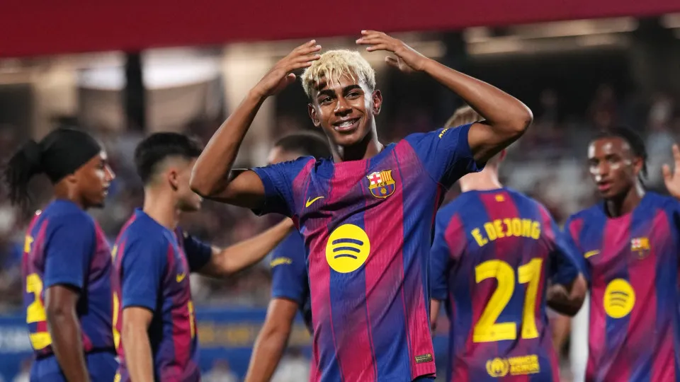 BARCELONA, SPAIN - AUGUST 10: Lamine Yamal of FC Barcelona celebrates scoring his team's fifth goal during the Joan Gamper Trophy match between FC Barcelona and Como1907 at Estadi Johan Cruyff on August 10, 2025 in Barcelona, Spain. (Photo by Alex Caparro