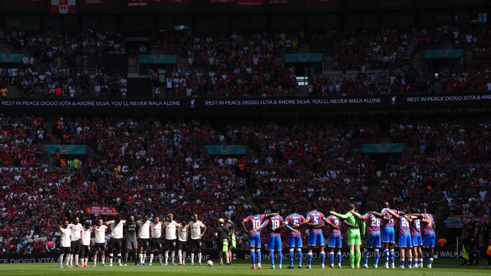 Liverpool and Crystal Palace stand during a minute silence in memory of Liverpool's Diogo Jota before the FA Community Shield match at Wembley Stadium, London. Picture date: Sunday August 10, 2025. (Photo by John Walton/PA Images via Getty Images)