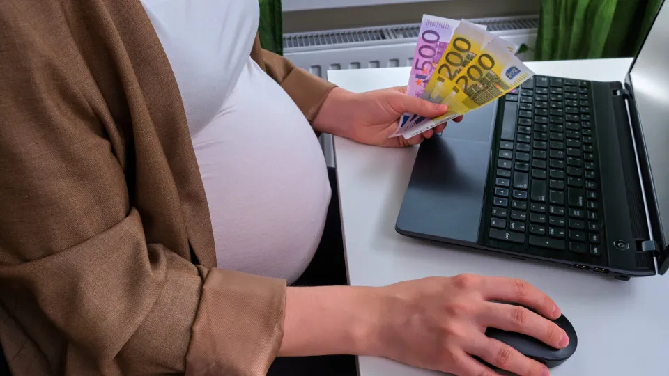 "Nunca foi tão fácil" pedir abono pré-natal: Quem tem direito a receber?