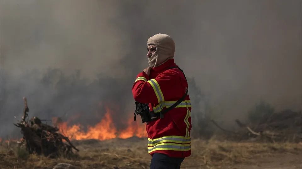 Em resolução os dois fogos que começaram sábado em Carrazeda de Ansiães
