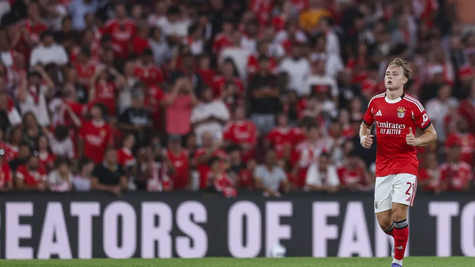 LISBON, PORTUGAL - AUGUST 12: Andreas Schjelderup of SL Benfica celebrates scoring SL Benfica's second goal during the SL Benfica v OGC Nice - UEFA Champions League Third Qualifying Round Second Leg match at Estadio da Luz on August 12, 2025 in Lisbon, Po