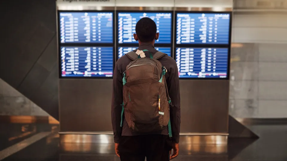 Voo atrasado ou cancelado vale reembolso? Eis os direitos dos passageiros