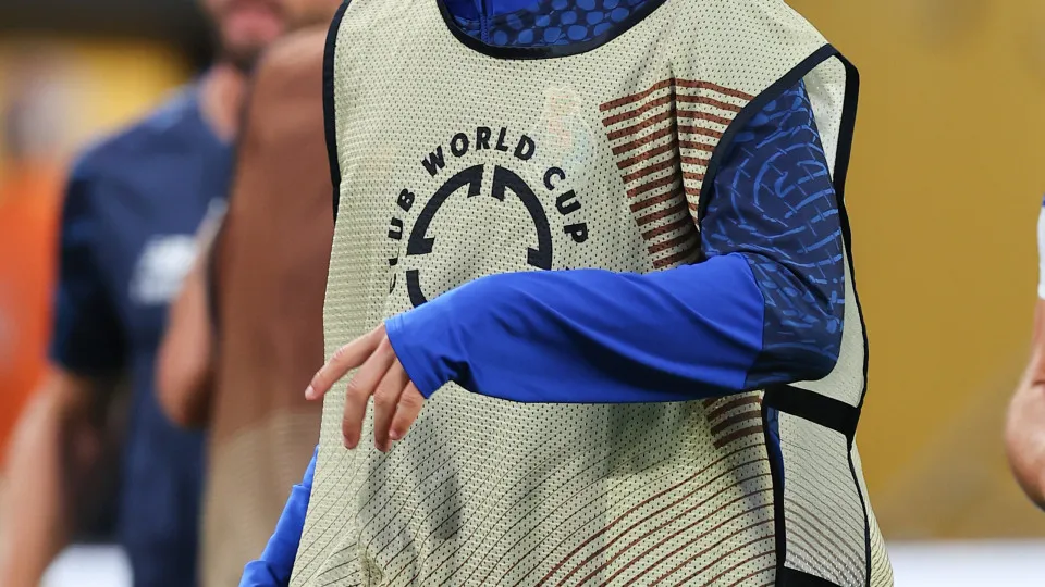 EAST RUTHERFORD, NJ - JUNE 23:  André Franco #20 of FC Porto warms up prior to the FIFA Club World Cup Group A Game against Al Ahly on June 23, 2025 at MetLife Stadium in East Rutherford, New Jersey.  Photo by Rich Graessle/Icon Sportswire via Getty Image