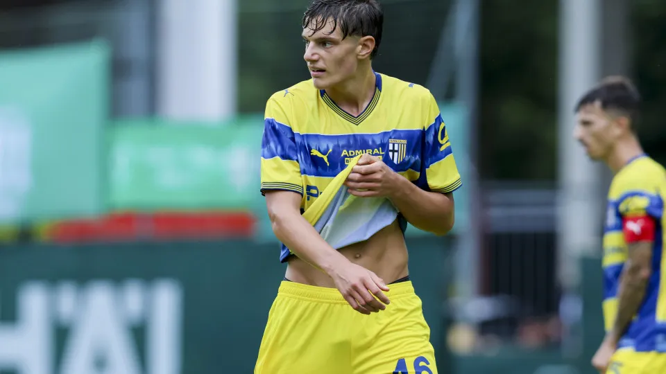 Zell am Ziller, Austria - July 26: Giovanni Leoni of Parma Calcio looks dejected during the pre-season friendly match between Werder Bremen and Parma Calcio at Parkstadion Zell Am Ziller on July 26, 2025 in Zell am Ziller, Austria. (Photo by Marco Steinbr