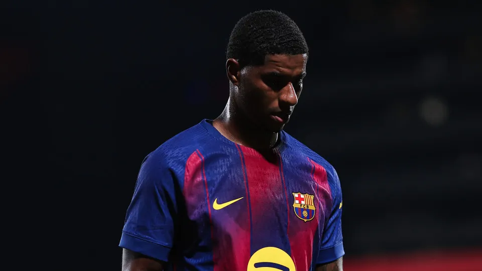 BARCELONA, SPAIN - AUGUST 10: Marcus Rashford of FC Barcelona looks on during the Joan Gamper Trophy match between FC Barcelona and Como1907 at Estadi Johan Cruyff on August 10, 2025 in Barcelona, Spain.  (Photo by Eric Alonso/Getty Images)