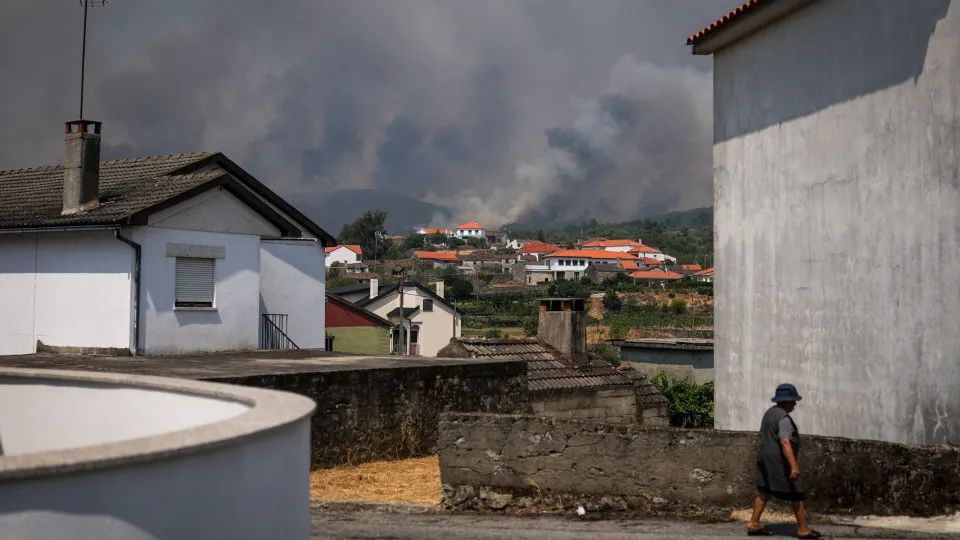 aguiar da beira, incêndio, fumo, casas