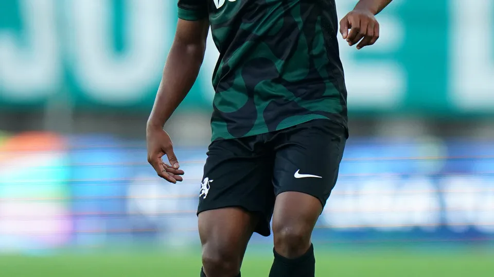 FARO, PORTUGAL - JULY 16:  Geny Catamo of Sporting CP in action during the Pre-Season Friendly match between Sporting CP and Celtic at Estadio Algarve on July 16, 2025 in Faro, Portugal.  (Photo by Gualter Fatia/Getty Images)