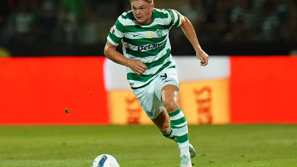 RIO MAIOR, PORTUGAL - AUGUST 8:  Conrad Harder of Sporting CP in action during the Liga Portugal Betclic match between Casa Pia AC and Sporting CP at Estadio Municipal de Rio Maior on August 8, 2025 in Rio Maior, Portugal.  (Photo by Gualter Fatia/Getty I