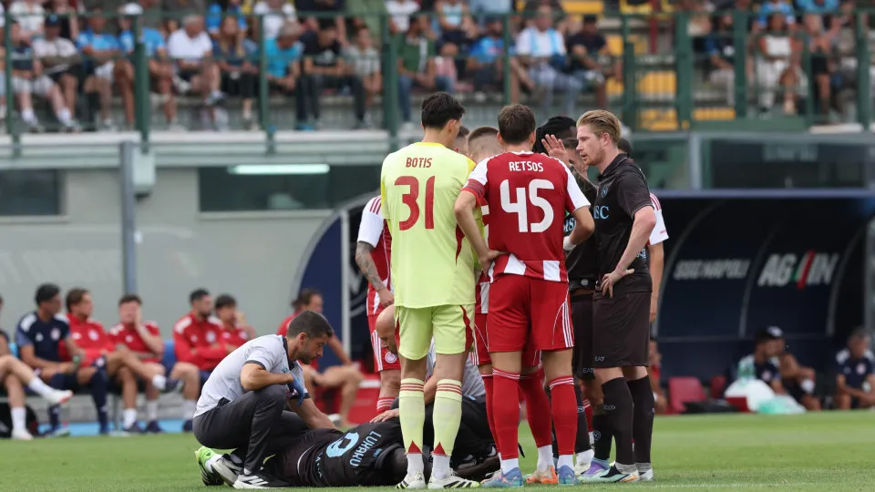Napoli's Romelu Lukaku is injured during a friendly soccer match between Napoli and Olympiacos FC at Stadio Patini in Castel di Sangro, Italy, on August 14, 2025. (Photo by Ciro De Luca/NurPhoto via Getty Images)