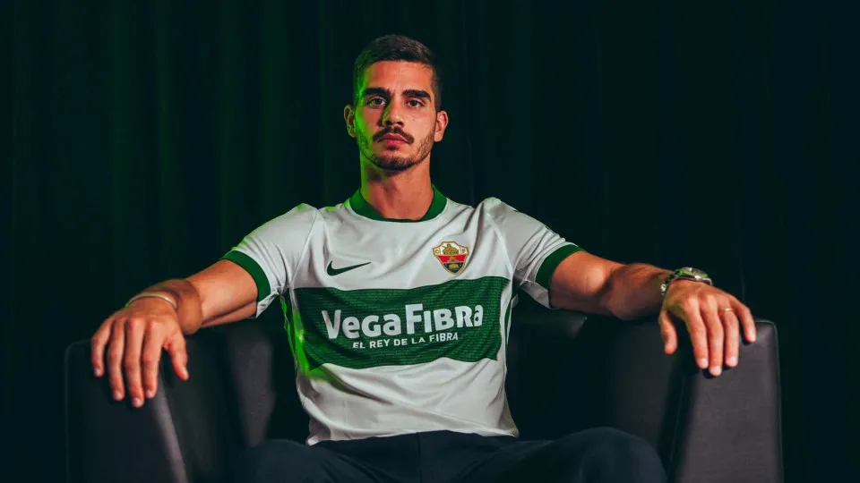 Oficial: André Silva não fica no Leipzig e está de volta a Espanha