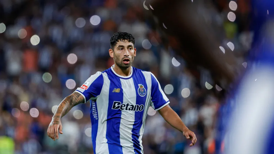 Porto, Portugal - August 11: Alan Varela of Porto during the Primeira Liga match between FC Porto and Vitória SC de Guimarães at Estádio do Dragão on August 11, 2025 in Porto, Portugal. (Photo by Fabio Poco/DeFodi Images/DeFodi via Getty Images)