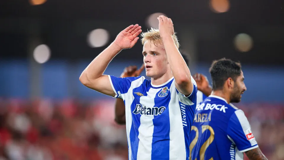 BARCELOS, PORTUGAL - AUGUST 18: Victor Froholdt of FC Porto celebrates after scoring his team's first goal during the Primeira Liga match between Gil Vicente FC and FC Porto at Estadio Cidade de Barcelos on August 18, 2025 in Barcelos, Portugal. (Photo by