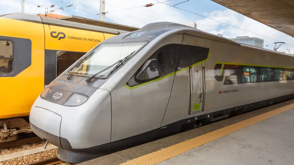 "Recorde absoluto". CP transportou "mais de 100 milhões" em meio ano