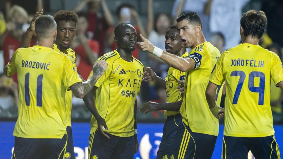 HONG KONG, CHINA - AUGUST 19: Sadio Mane of Al-Nassr (C) celebrates after scoring his goal with Cristiano Ronaldo of Al-Nassr and teammates during to the Saudi Super Cup semi final between Al-Nassr and Al-Ittihad at Hong Kong Stadium on August 19, 2025 in