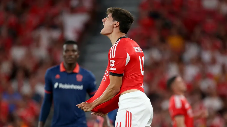 LISBON, PORTUGAL - AUGUST 12: Antonio Silva of SL Benfica reacts during the UEFA Champions League Third Qualifying Round Second Leg match between SL Benfica and OGC Nice at Estadio da Luz on August 12, 2025 in Lisbon, Portugal. (Photo by MB Media/Getty Im