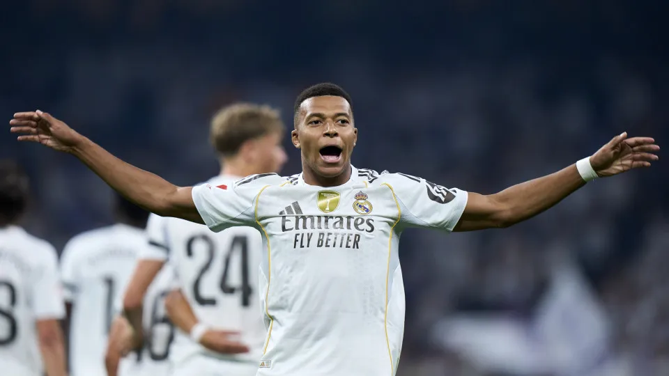 MADRID, SPAIN - AUGUST 19: Kylian Mbappe of Real Madrid celebrates his team first goal during the LaLiga EA Sports match between Real Madrid CF and CA Osasuna at Estadio Santiago Bernabeu on August 19, 2025 in Madrid, Spain. (Photo by Diego Souto/Getty Im