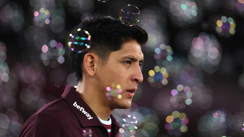 LONDON, ENGLAND - DECEMBER 09: Edson Alvarez of West Ham United walks through bubbles during the Premier League match between West Ham United FC and Wolverhampton Wanderers FC at London Stadium on December 09, 2024 in London, England. (Photo by Alex Pantl