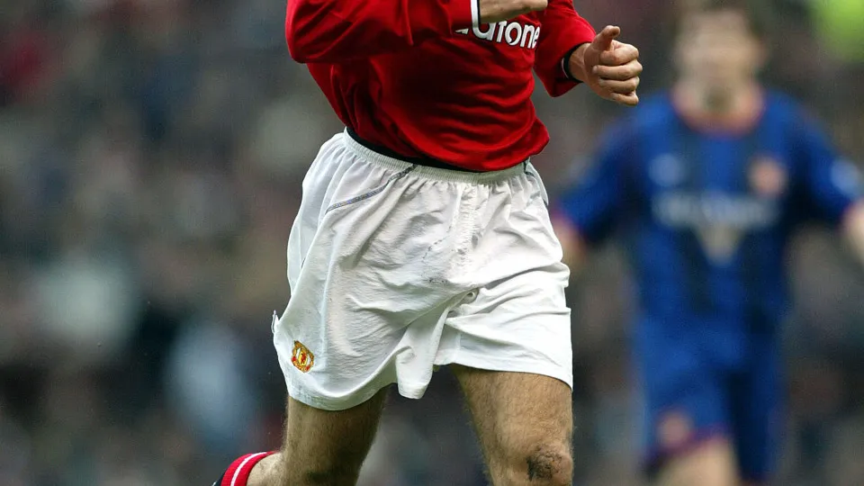 MANCHESTER, ENGLAND - February 2: Ryan Giggs of Manchester United running during the Premier League match between Manchester United and Sunderland at Old Trafford on February 2, 2002 in Manchester, England. (Photo by Michael Mayhew/Sportsphoto/Allstar via