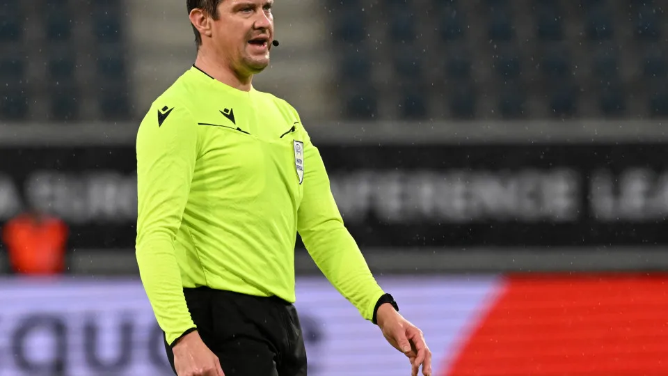 GHENT - referee Matej Jug during the UEFA Europa Conference League 2023/24 play-off match between KAA Gent and Maccabi Haifa FC at the KAA Gent Arena on February 21, 2024 in Ghent, Belgium. ANP | Hollandse Hoogte | GERRIT VAN COLOGNE (Photo by ANP via Get