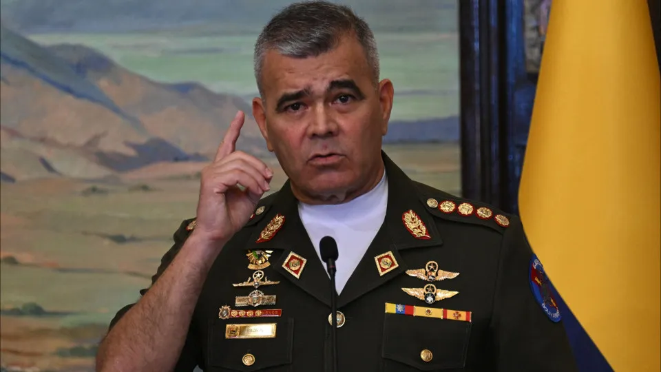 Caracas denuncia que 5 aviões de combate dos EUA se aproximaram da costa