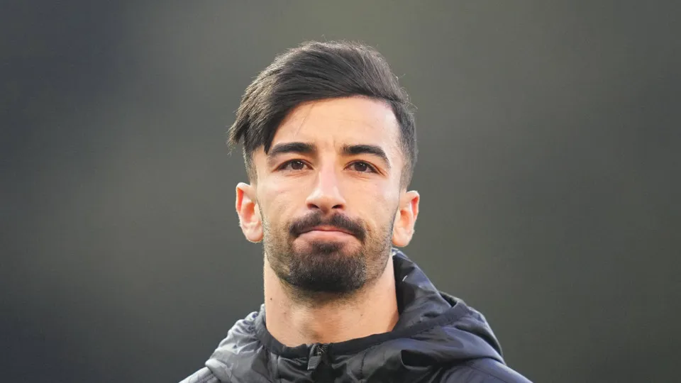 Mohamed Amoura of VfL Wolfsburg  looks on during the 1. Bundesliga match between Union Berlin and VfL Wolfsburg at Stadion An der Alten Forsterei, Berlin, Germany on April 6, 2025.  (Photo by Ulrik Pedersen/NurPhoto via Getty Images)