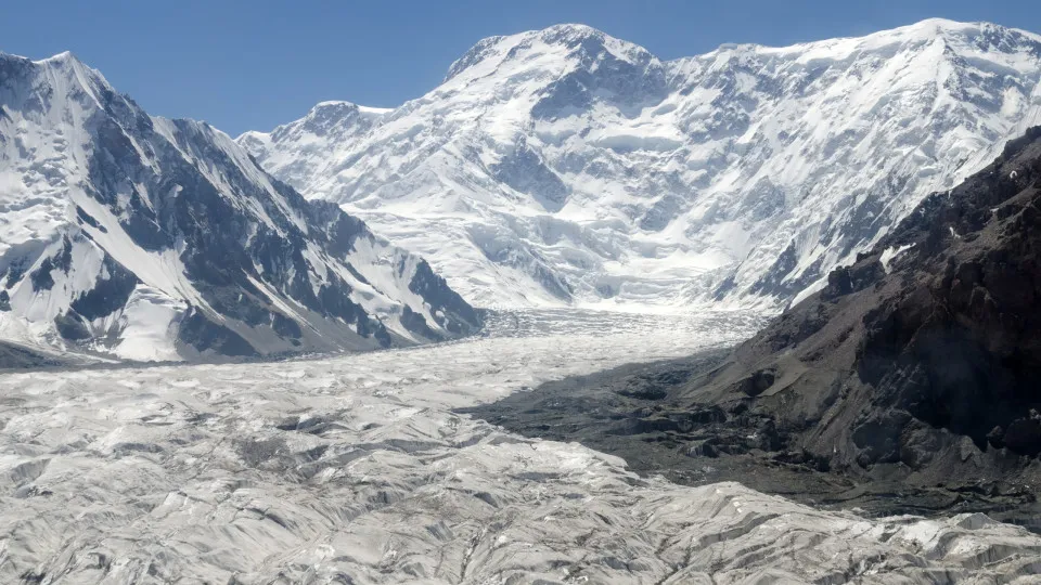 Pico Pobeda, Quirguistão, Tian Shan