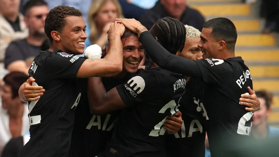 Tottenham Hotspur's Portugese midfielder #06 Joao Palhinha (2L) celebrates scoring the team's second goal with Tottenham Hotspur's Welsh forward #22 Brennan Johnson (L) and Tottenham Hotspur's Spanish defender #23 Pedro Porro (R) during the English Premie