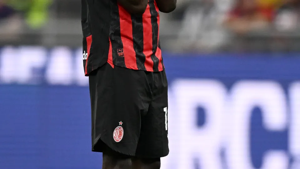 MILAN, ITALY - AUGUST 23:  Youssouf Fofana of Milan react with disappointment during the Serie A match between AC Milan and US Cremonese at Giuseppe Meazza Stadium on August 23, 2025 in Milan, Italy. (Photo by Image Photo Agency/Getty Images)