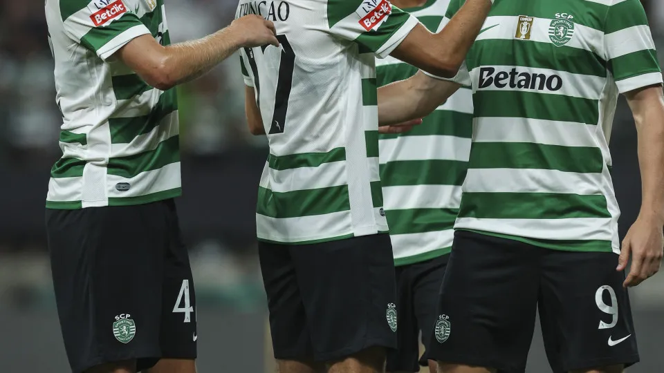 LISBON, PORTUGAL - AUGUST 17: Francisco Trincao of Sporting CP celebrates scoring Sporting CP sixth goal during the Primeira Liga match between Sporting CP and FC Arouca at Estadio Jose Alvalade on August 17, 2025 in Lisbon, Portugal. (Photo by Carlos Rod